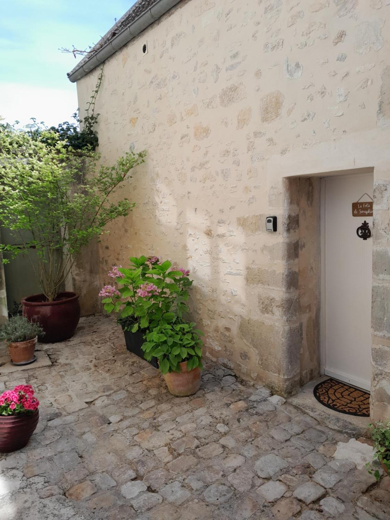 Gite La Folie De Seraphine Apartment Senlis  Exterior photo